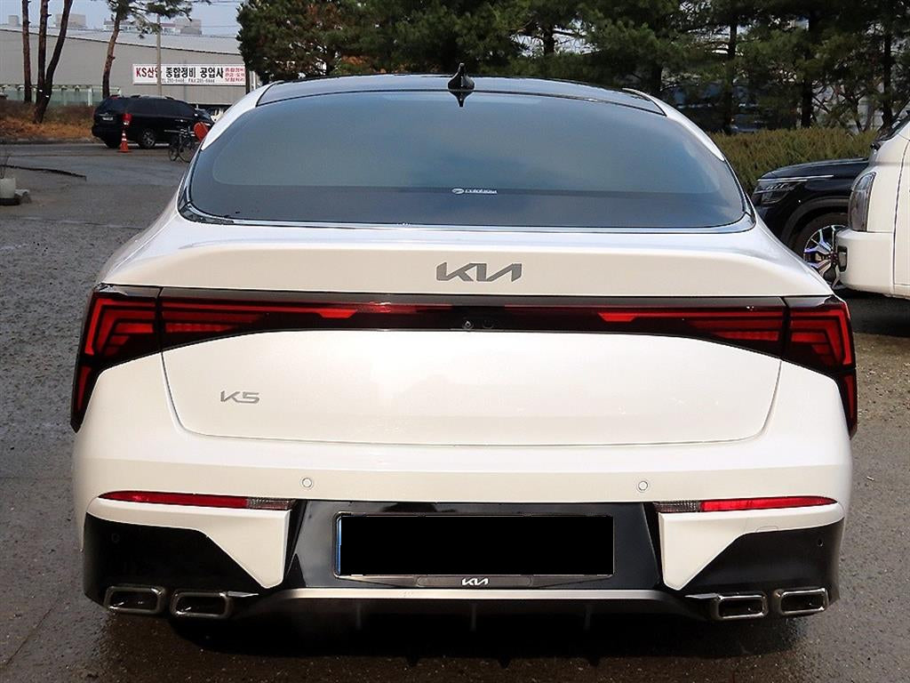 Kia K5 — photo 04