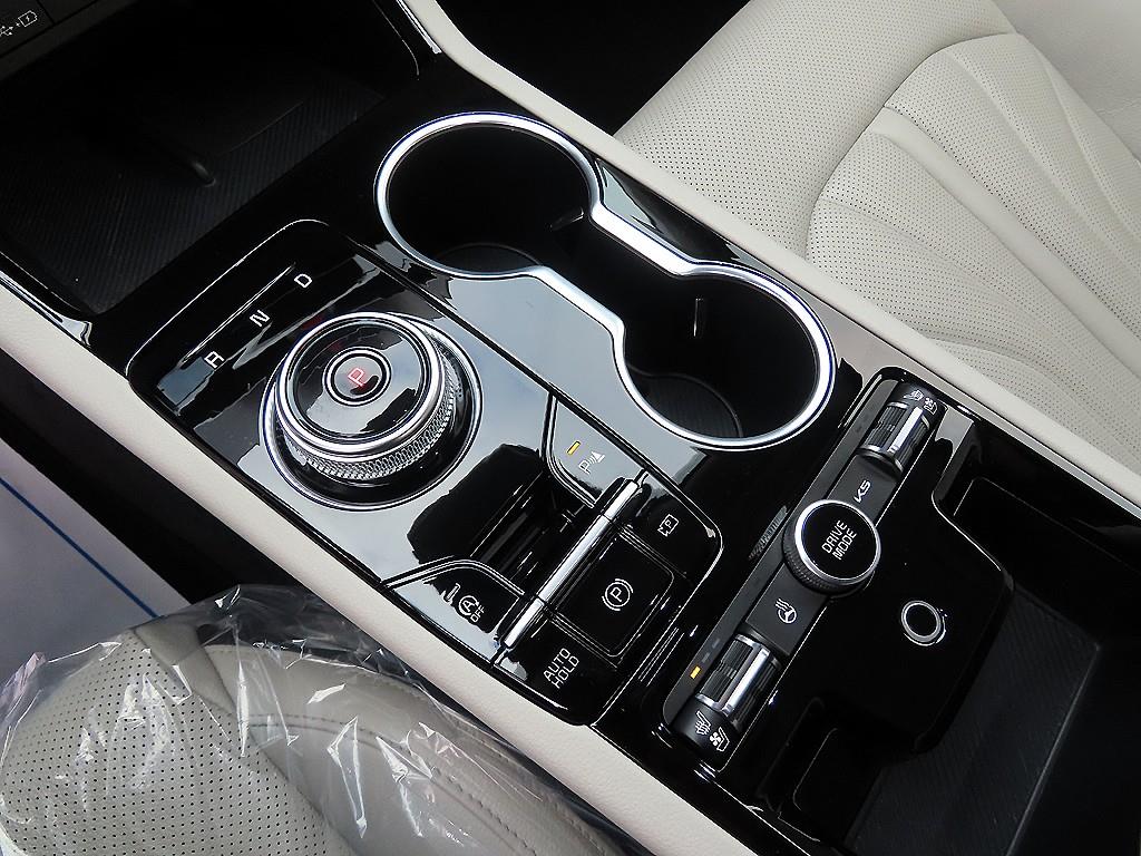 Kia K5 — photo 11