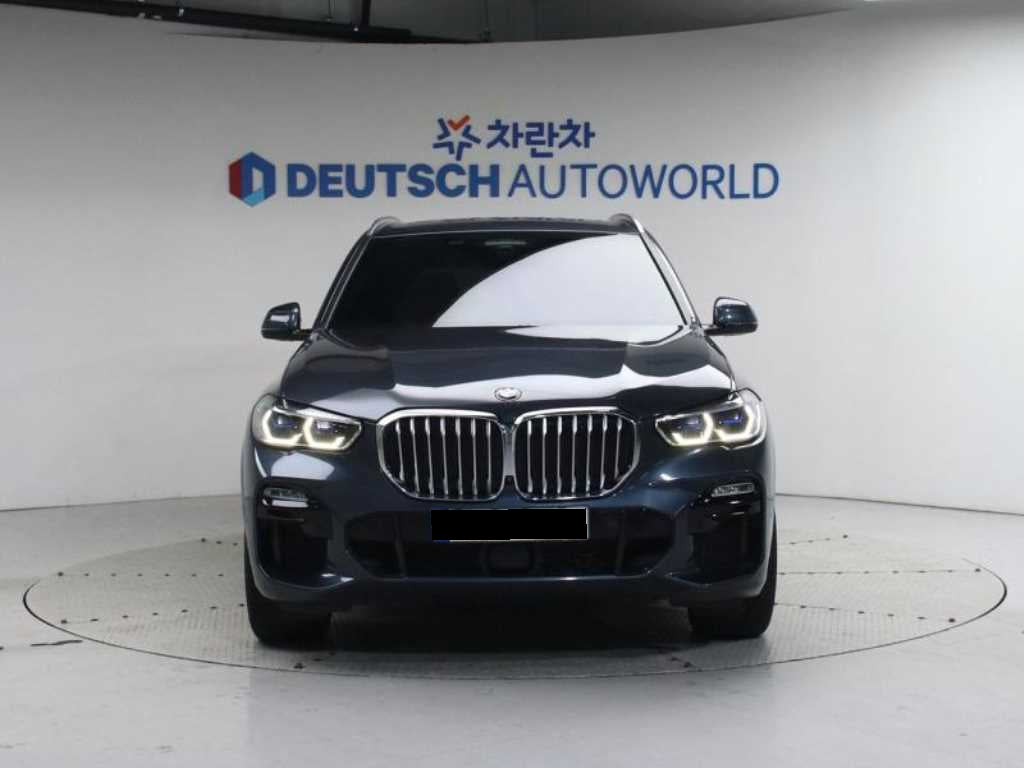 BMW X5 — photo 03