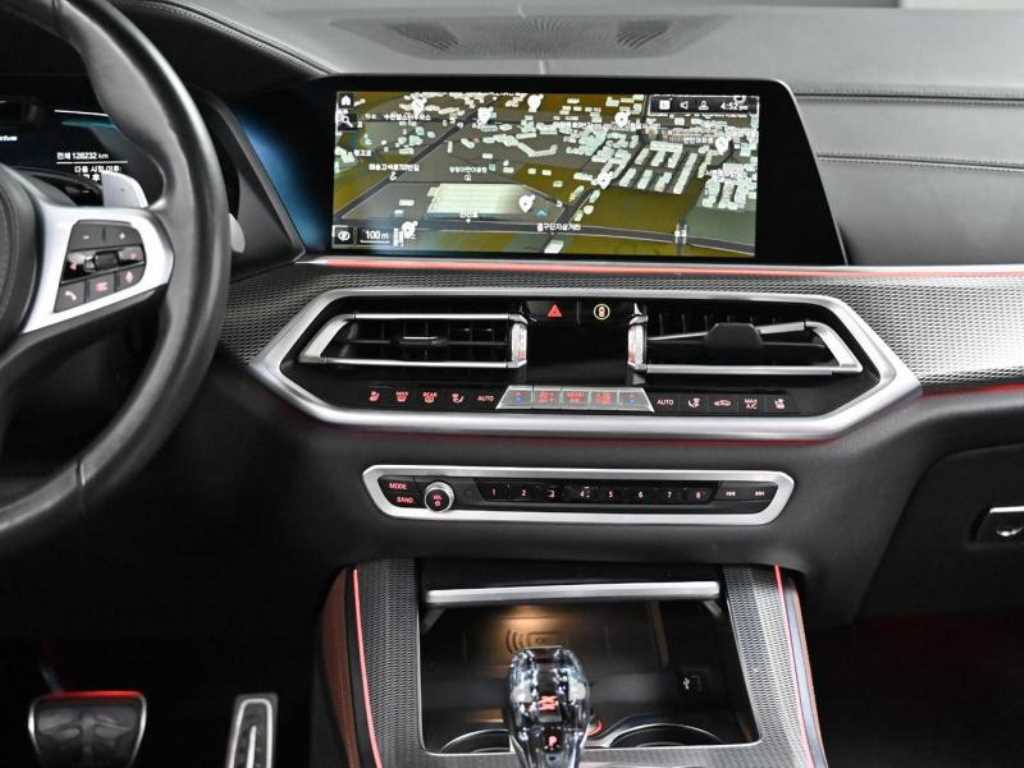 BMW X5 — photo 08
