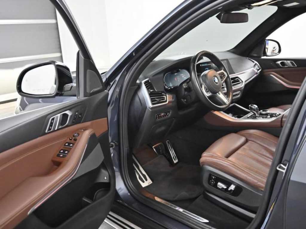 BMW X5 — photo 12