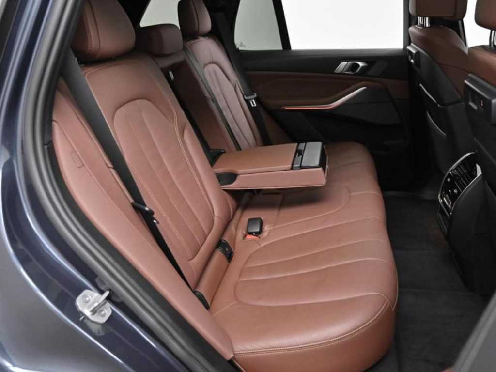 BMW X5 — photo 13