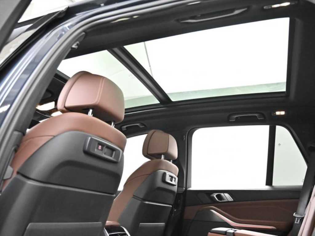 BMW X5 — photo 14