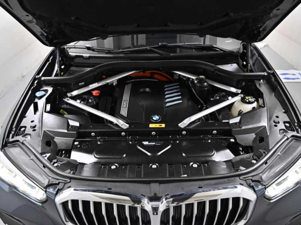 BMW X5 — photo 19