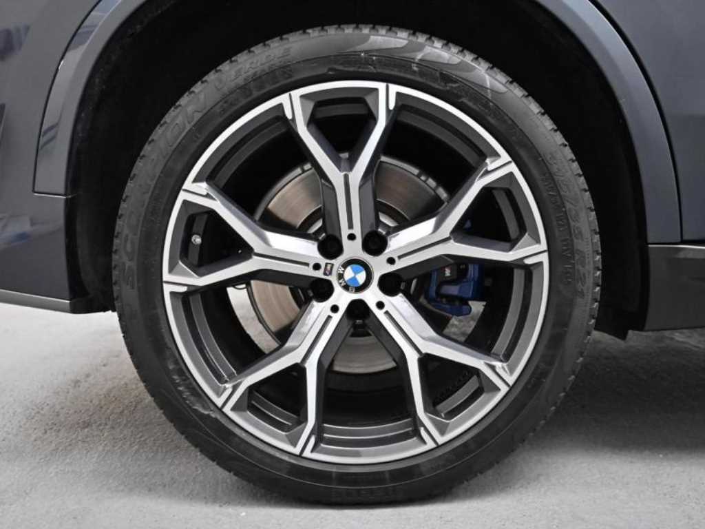 BMW X5 — photo 20