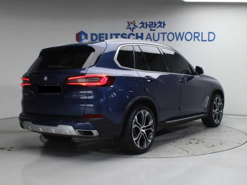 BMW X5 — photo 02