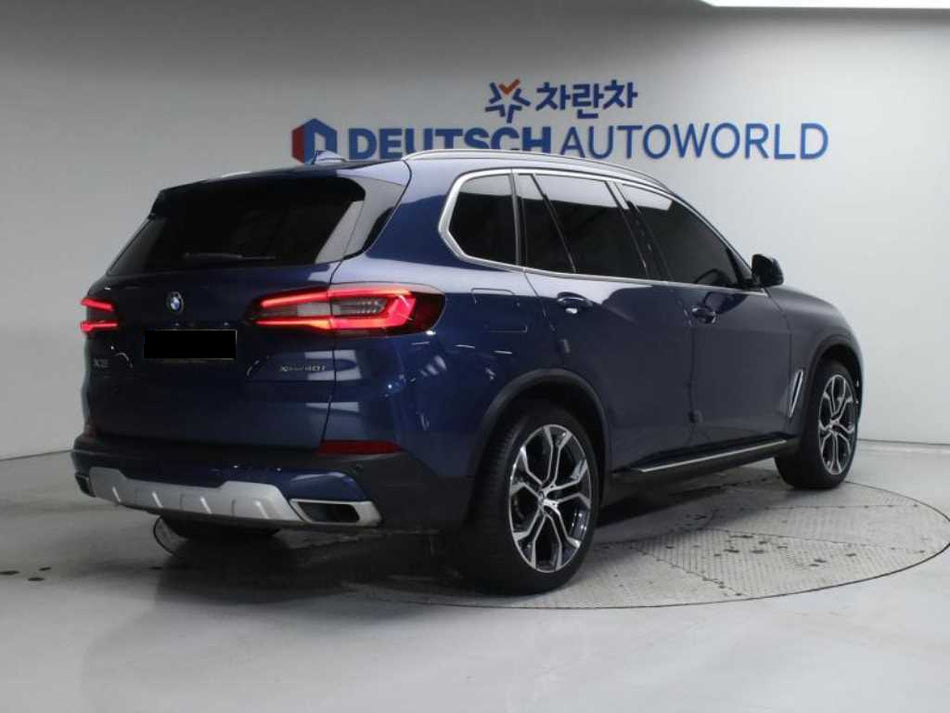 BMW X5 — photo 02