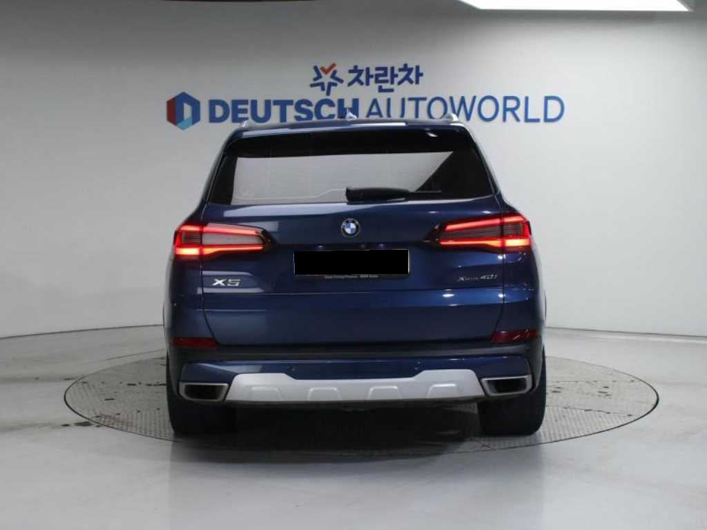 BMW X5 — photo 04