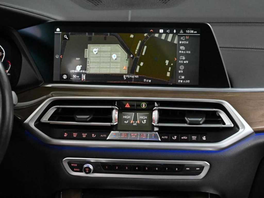 BMW X5 — photo 08