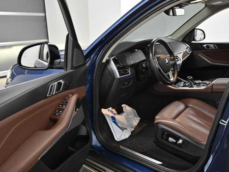BMW X5 — photo 12