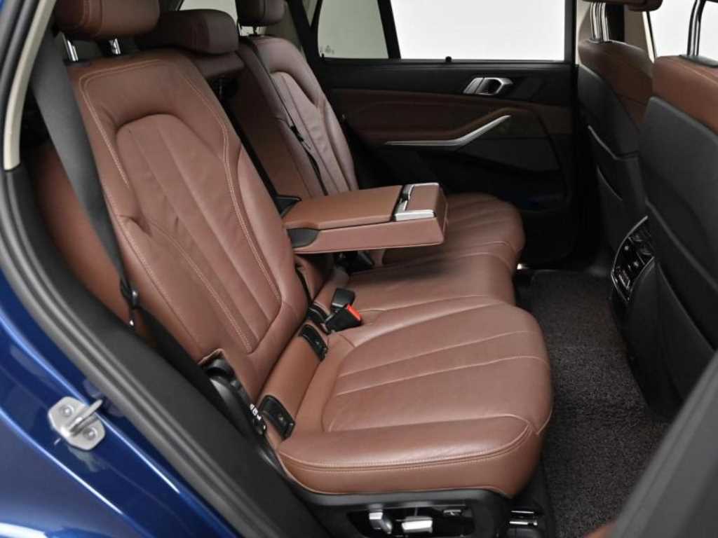 BMW X5 — photo 13
