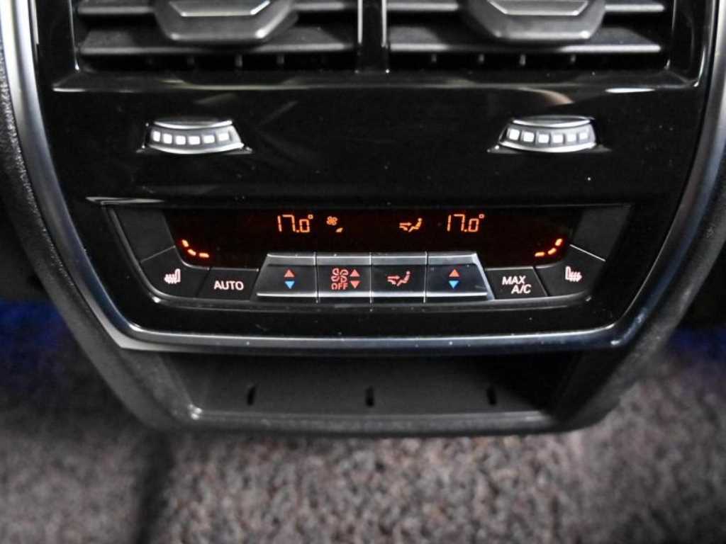 BMW X5 — photo 17