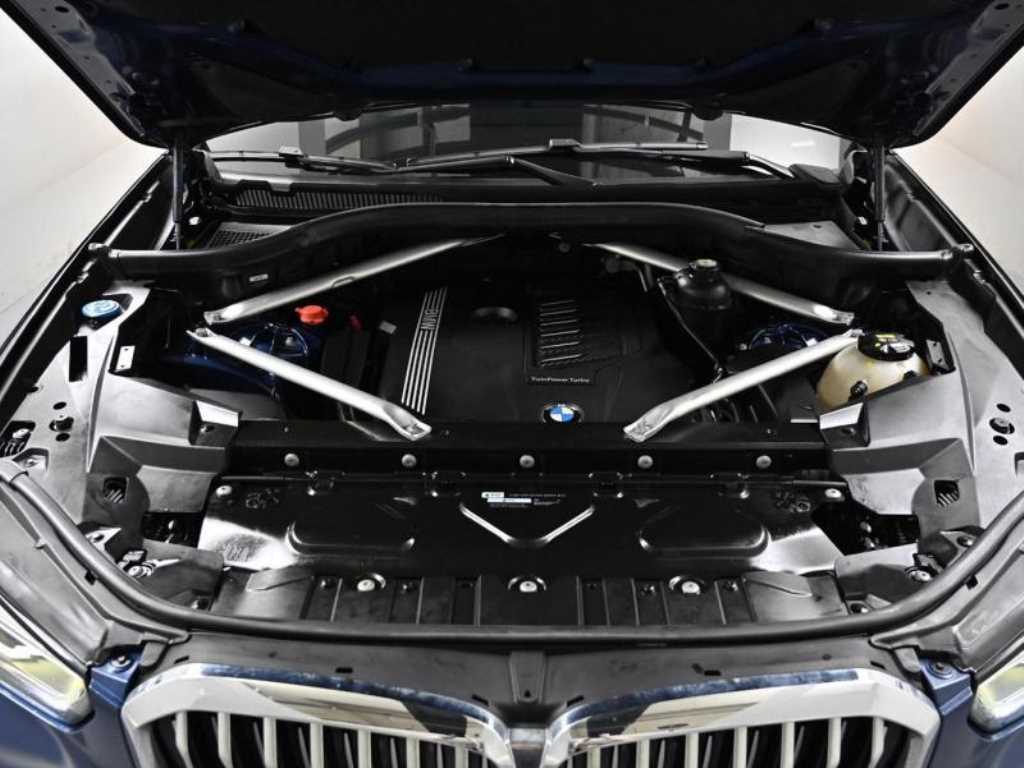 BMW X5 — photo 20