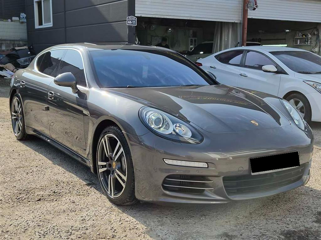 Porsche Panamera — photo 01