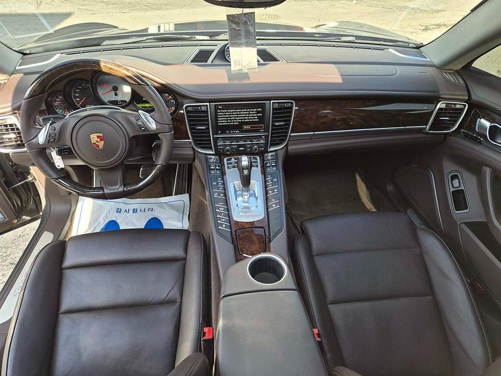 Porsche Panamera — photo 08