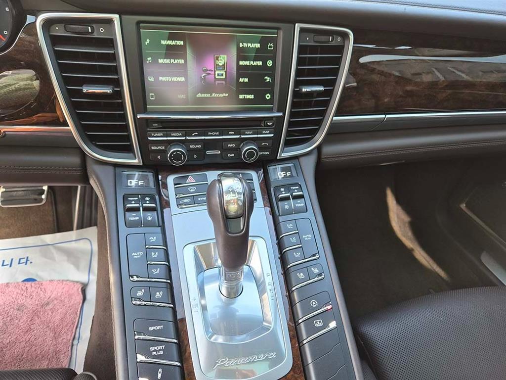 Porsche Panamera — photo 14