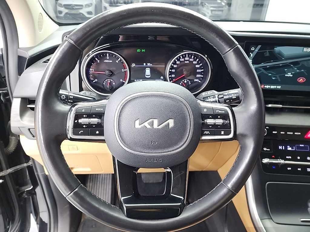 Kia Carnival — photo 09