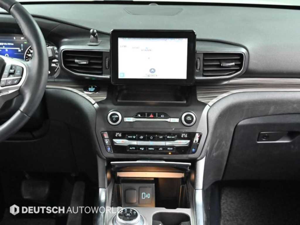 Ford Explorer — photo 14