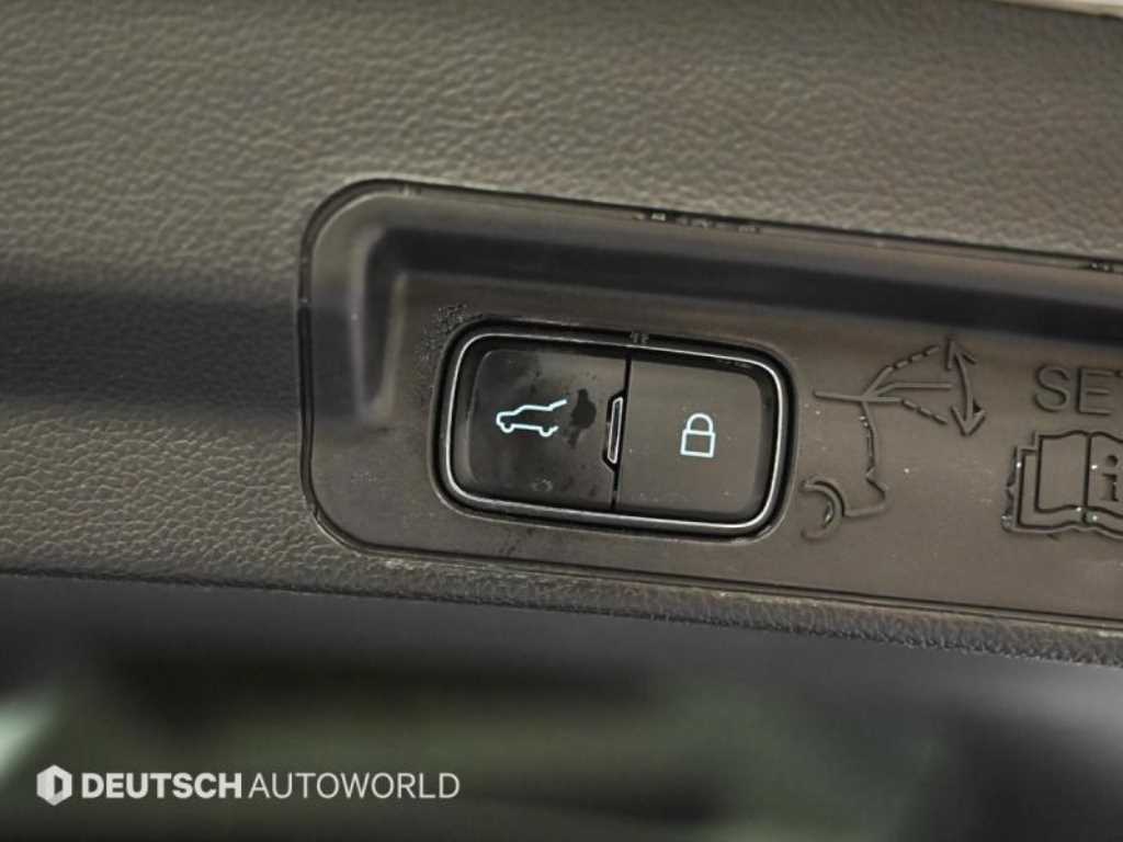 Ford Explorer — photo 20