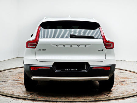 Volvo XC40 — photo 03