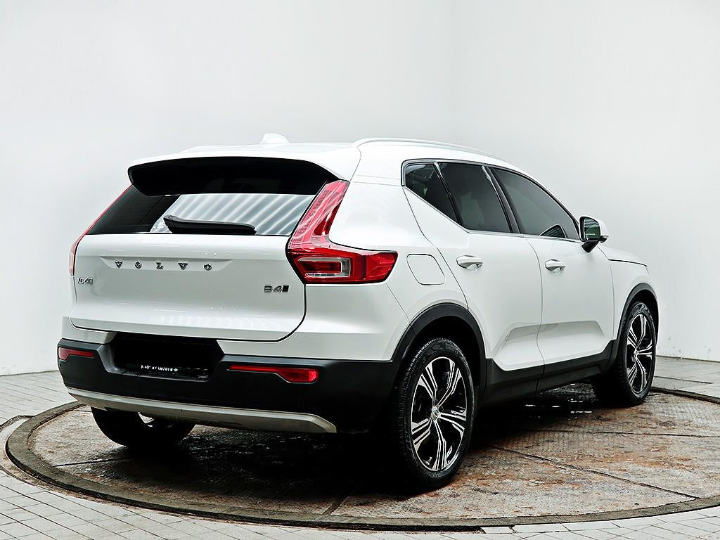 Volvo XC40 — photo 04