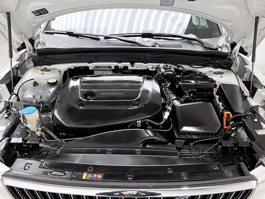 Volvo XC40 — photo 07
