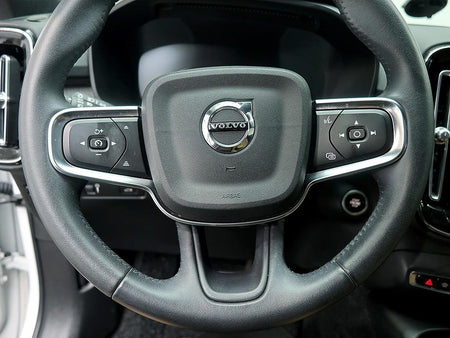 Volvo XC40 — photo 14
