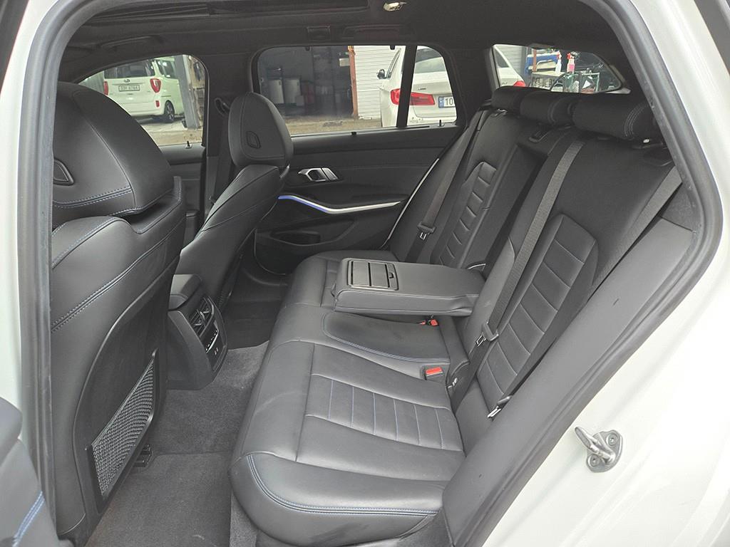 BMW 3-Series — photo 06
