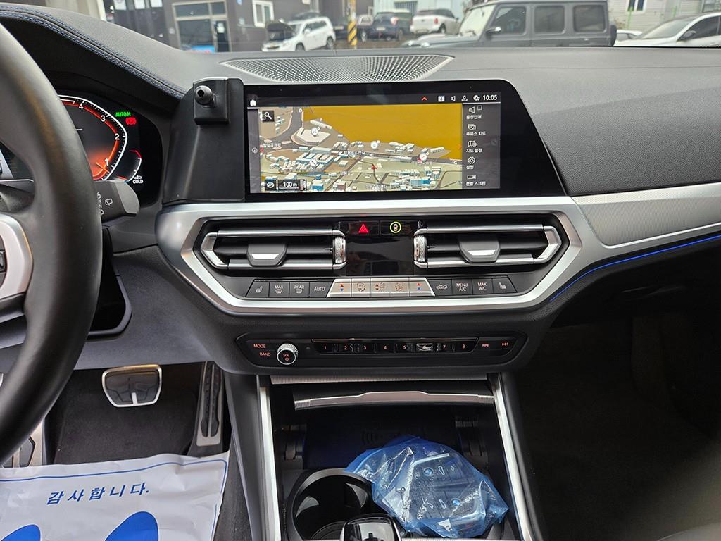 BMW 3-Series — photo 10