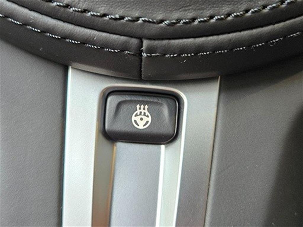 BMW 3-Series — photo 13