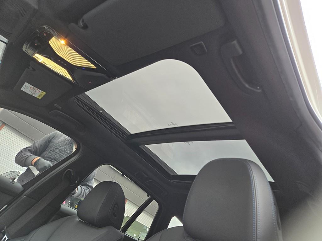 BMW 3-Series — photo 15