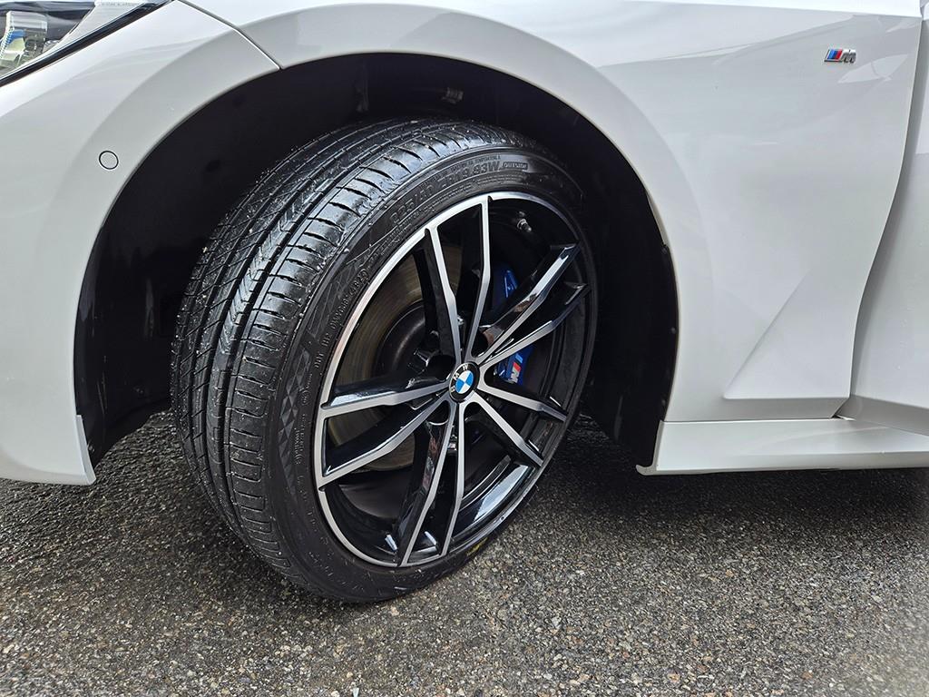 BMW 3-Series — photo 20