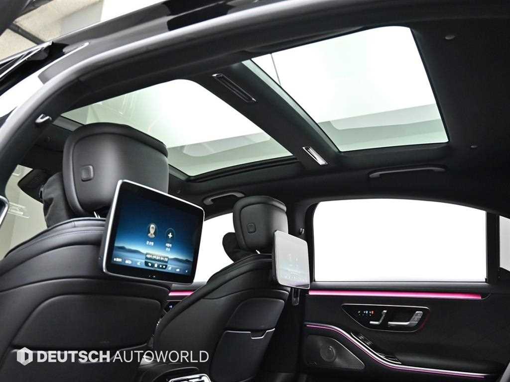 Mercedes-Benz S-Class — photo 19