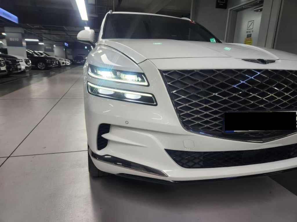 Genesis GV80 — photo 01