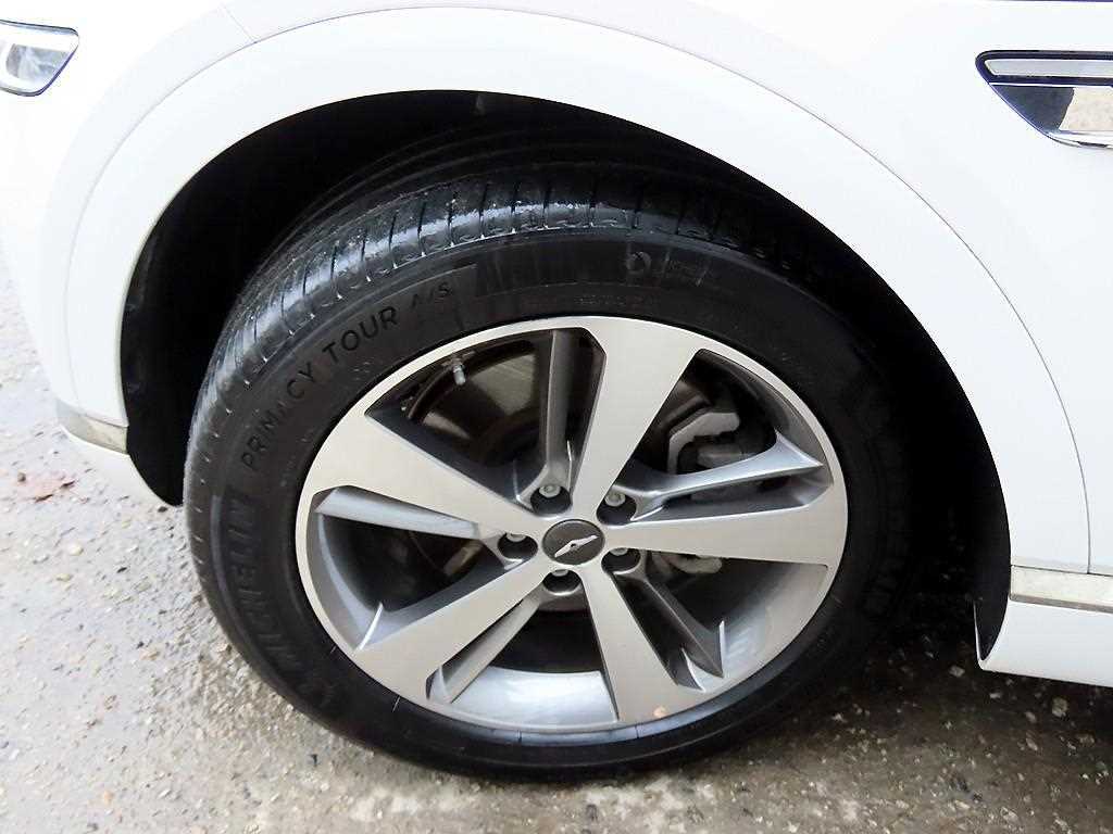 Genesis GV80 — photo 20