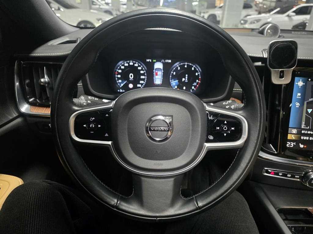 Volvo V60 — photo 09