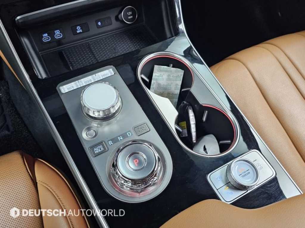 Genesis GV80 — photo 09