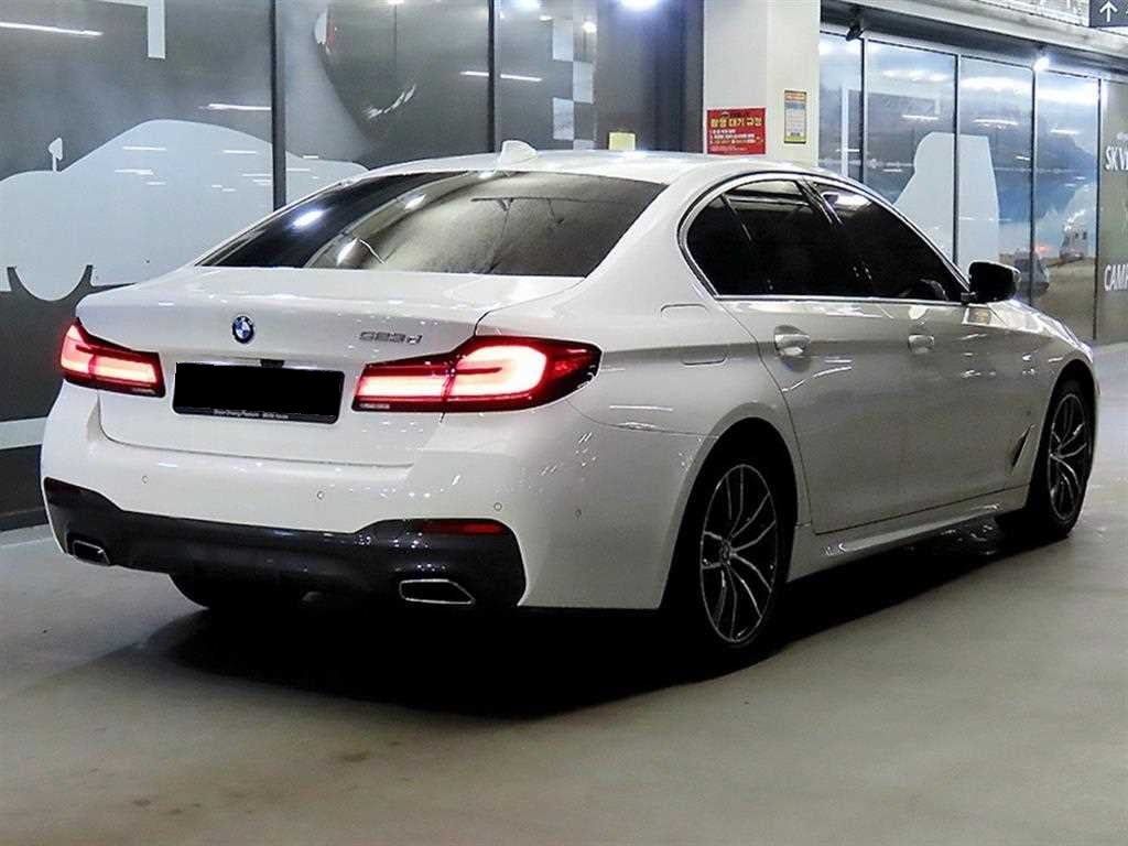 BMW 5-Series — photo 04