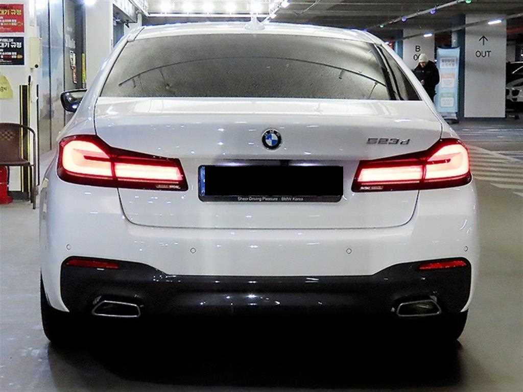 BMW 5-Series — photo 05