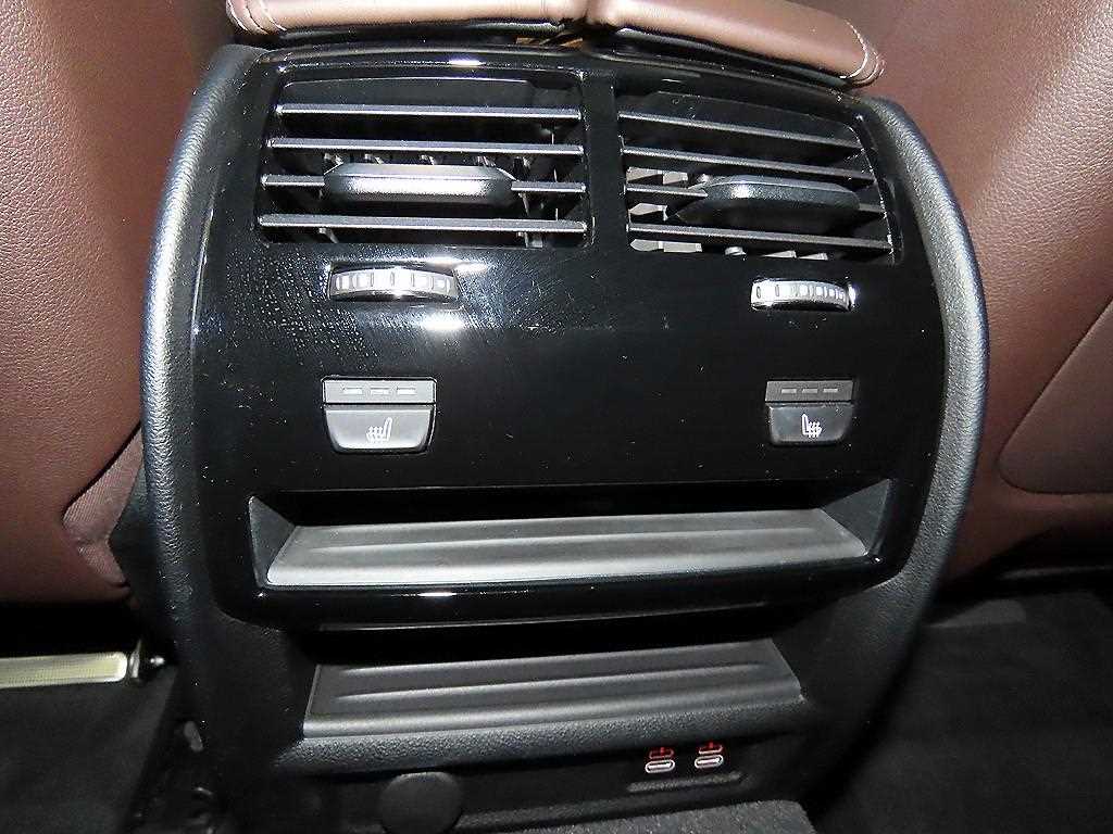 BMW 5-Series — photo 14