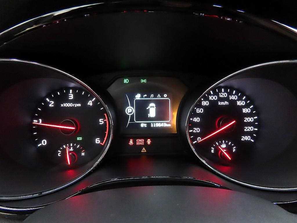 Kia Carnival — photo 09