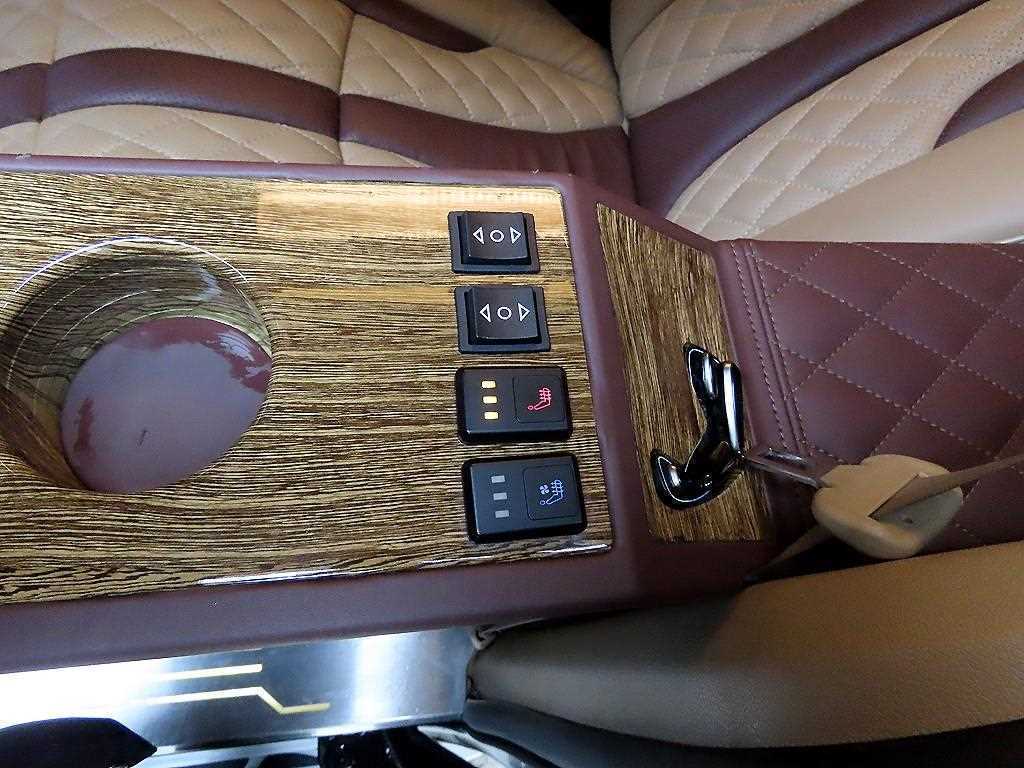 Kia Carnival — photo 17