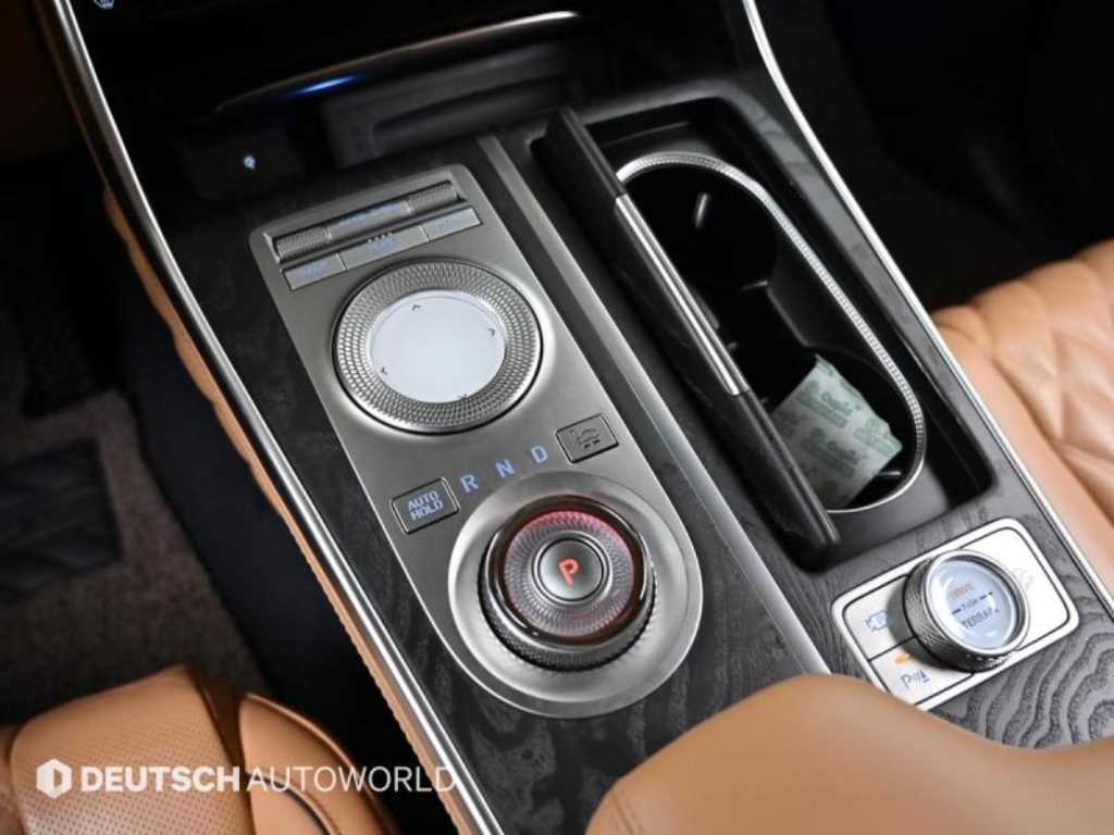Genesis GV80 — photo 09