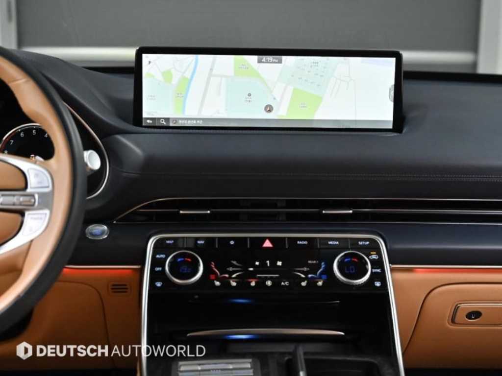 Genesis GV80 — photo 14
