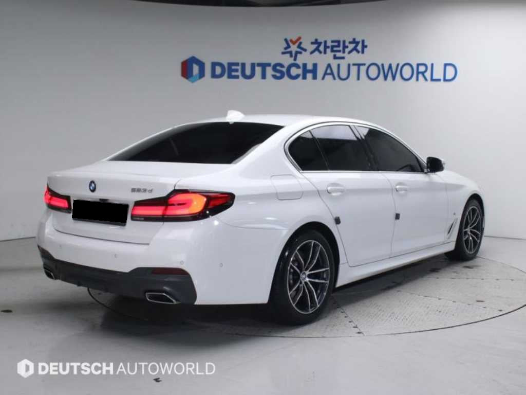 BMW 5-Series — photo 02
