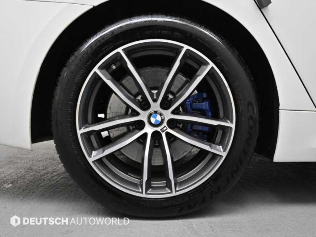 BMW 5-Series — photo 05