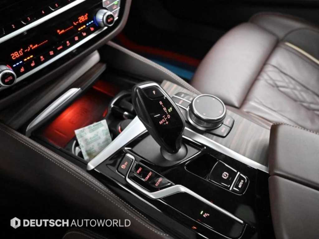BMW 5-Series — photo 09