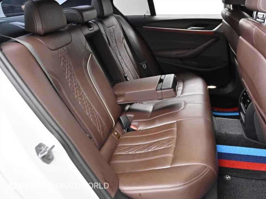 BMW 5-Series — photo 12