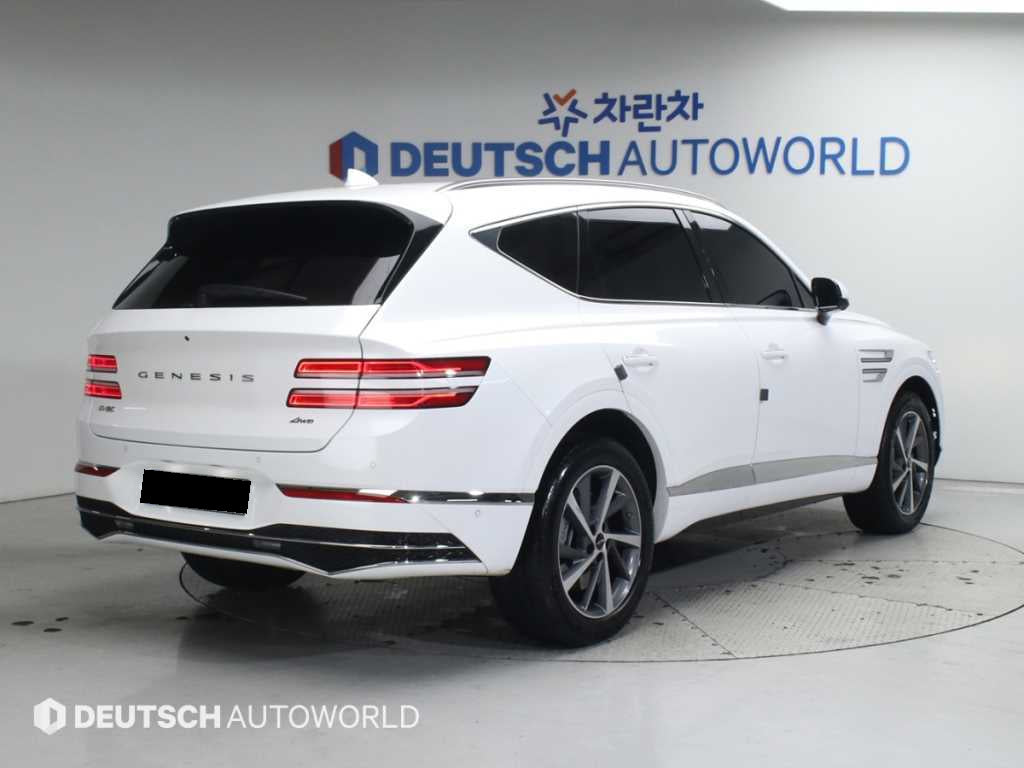 Genesis GV80 — photo 02