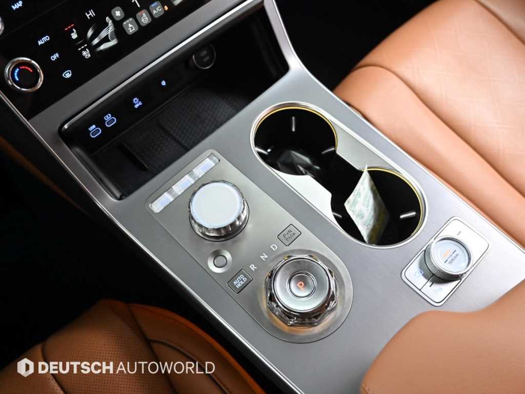 Genesis GV80 — photo 09
